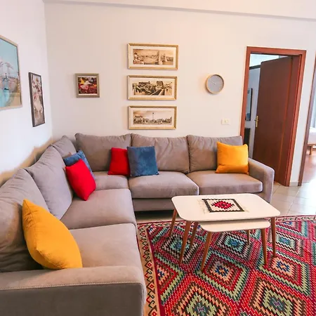 Views - Comfy And Spacious Apartman Tirana
