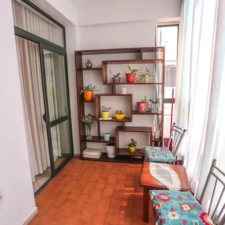 Apartman Views - Comfy And Spacious *