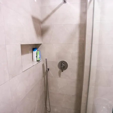 Apartman Views - Comfy And Spacious Tirana