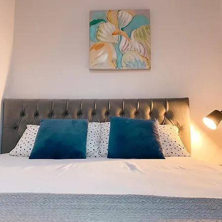 Views - Comfy&spacious *